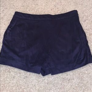 Women’s LA hearts shorts